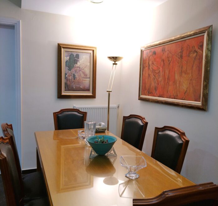 Garikos-waiting-room-4