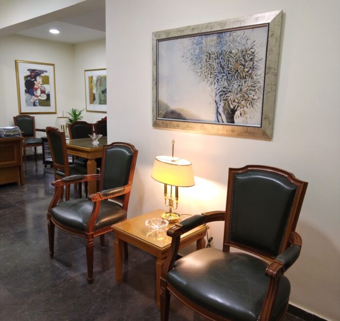 Garikos-waiting-room-6
